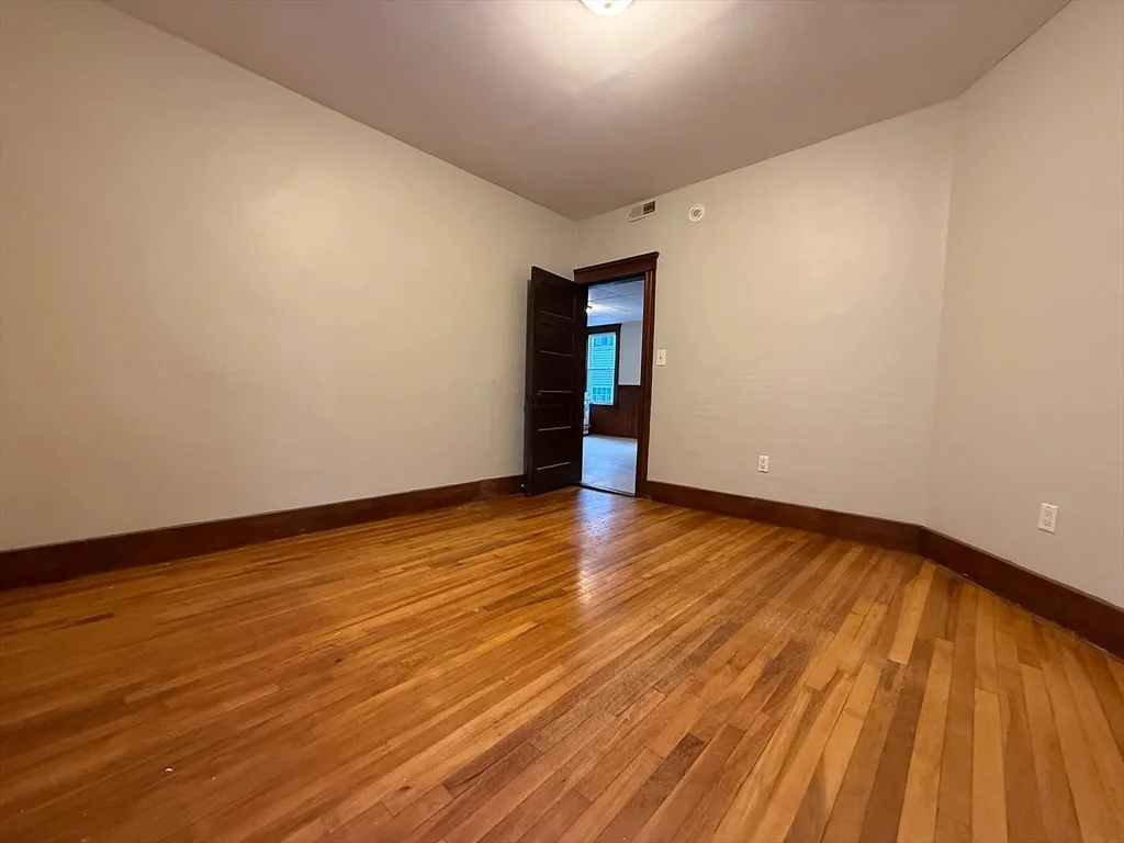 38 Ames St, Worcester