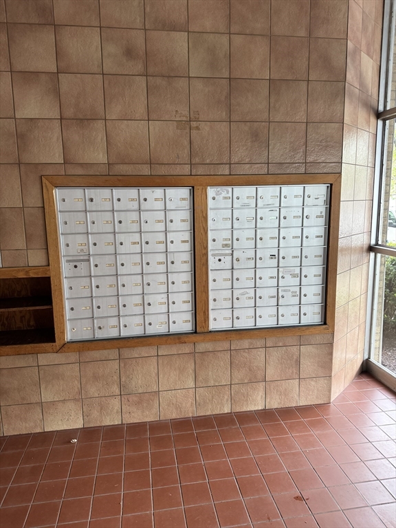 5050 Washington St, West Roxbury