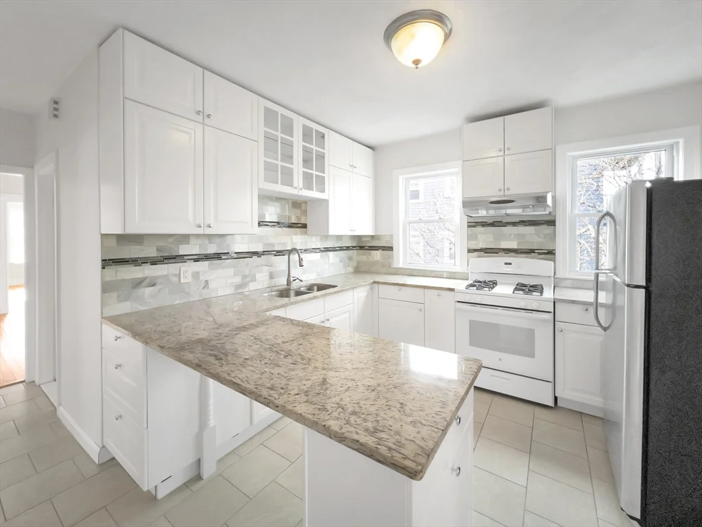 24 Montvale St, Roslindale