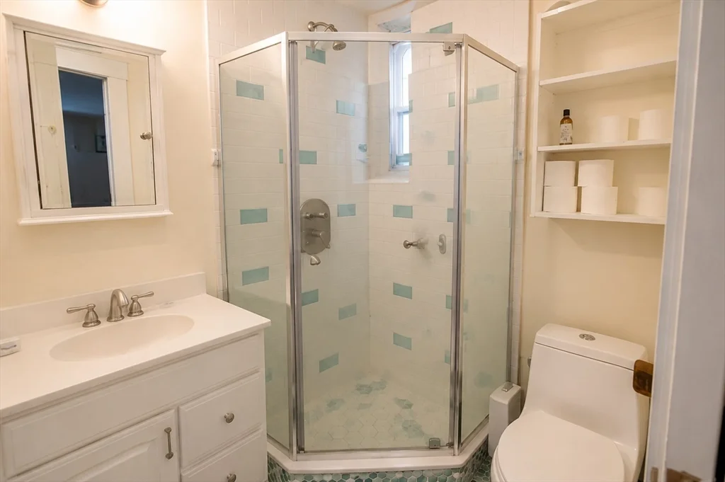 2 Arnold Cir, Mid Cambridge