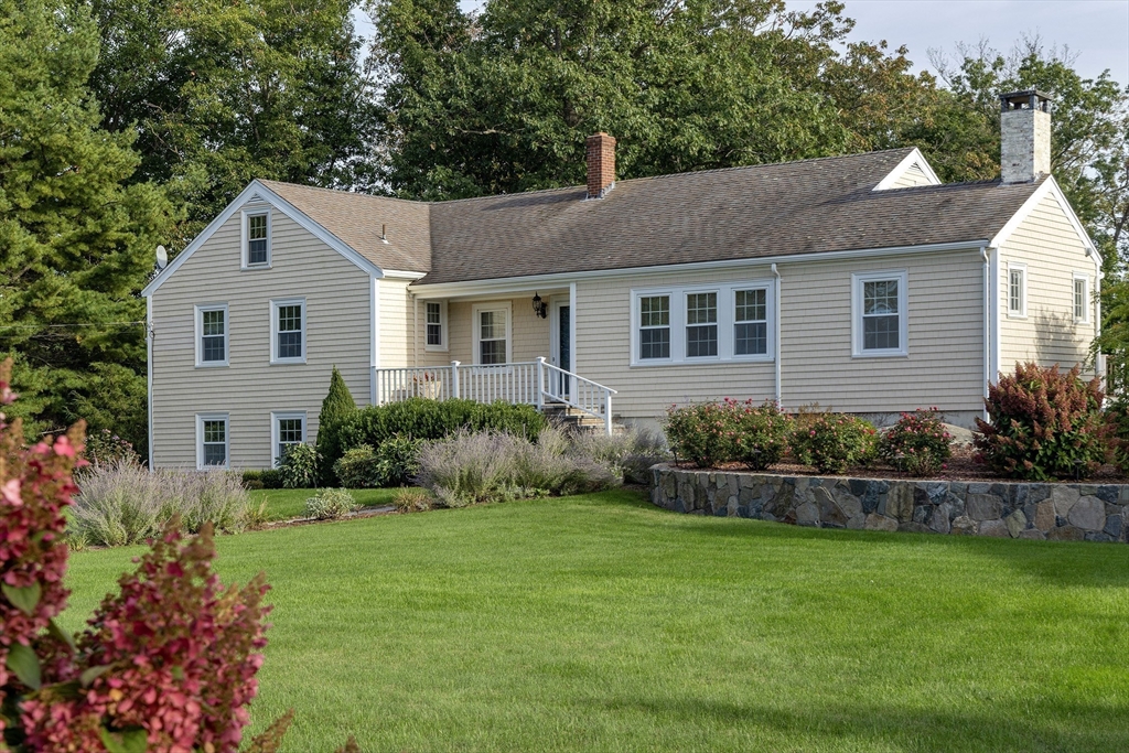 75 Nichols Rd, Cohasset