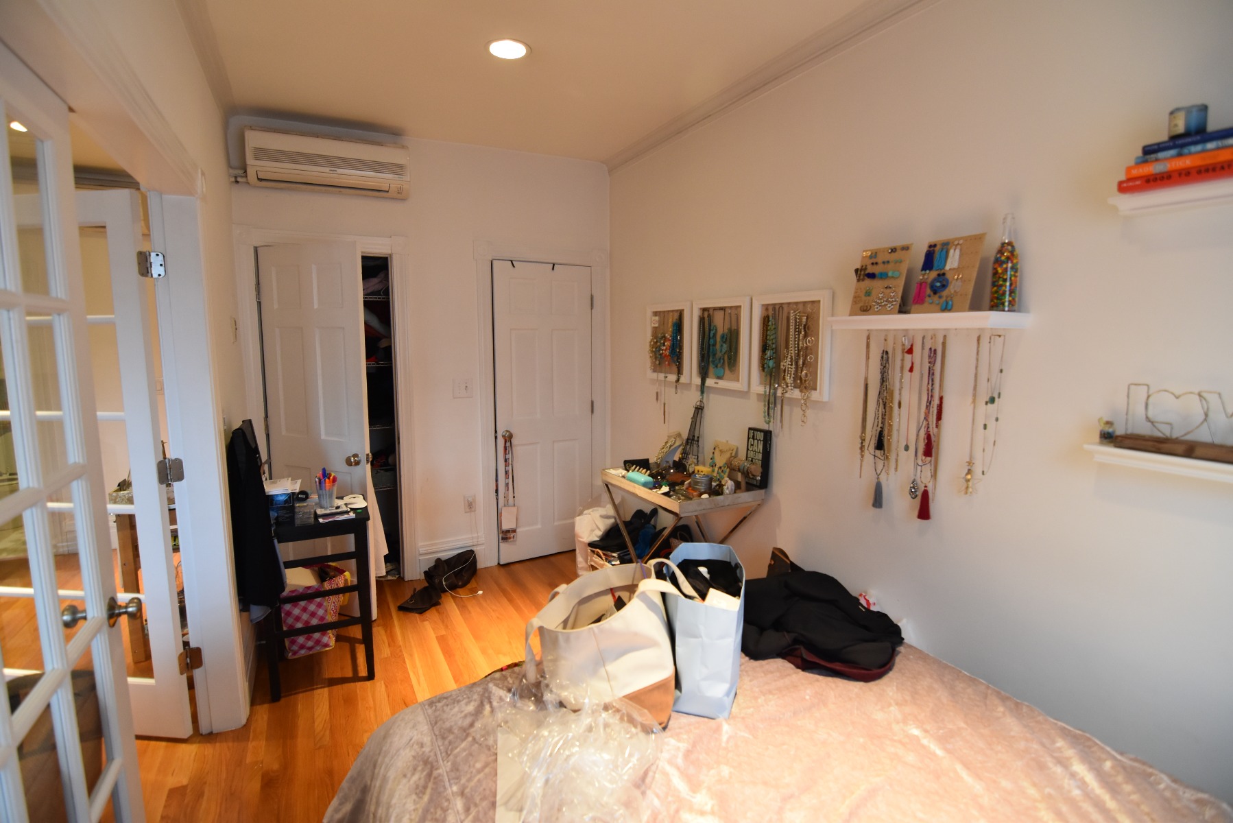 254 Newbury St, Back Bay