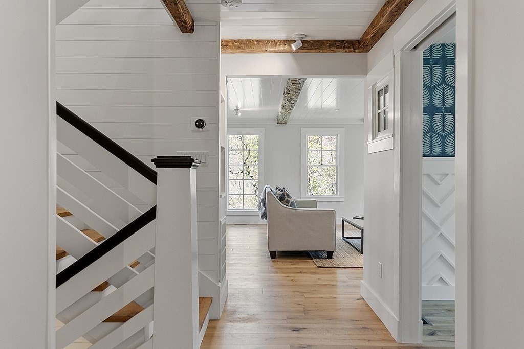 24 Mccallar Ln, Concord