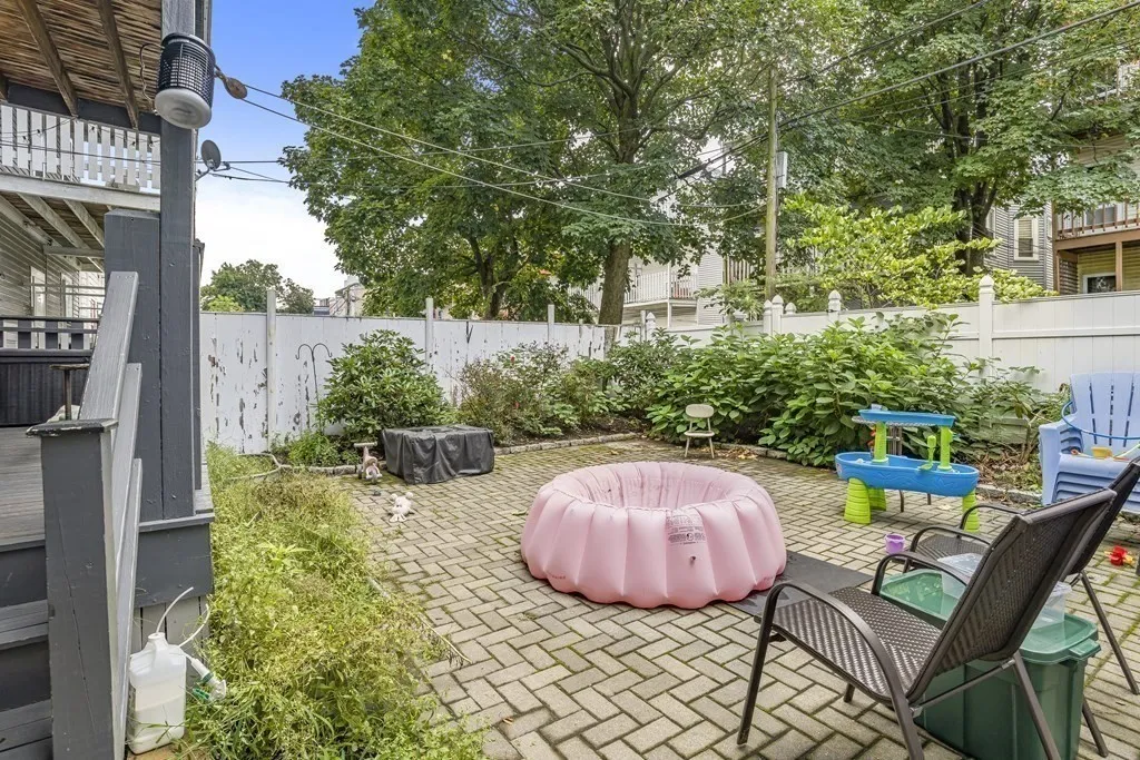 37 Harbor View, Dorchester