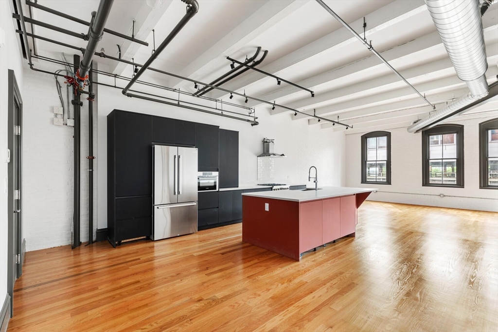 144 Lincoln St, Leather District