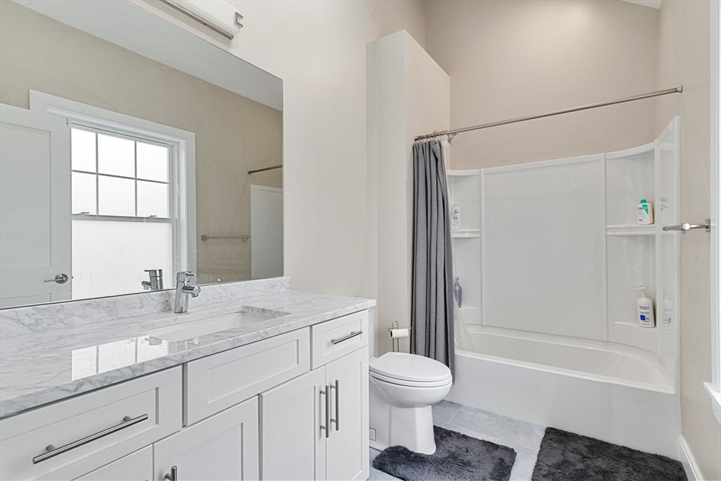 12 Blueberry Hill Ln, Melrose