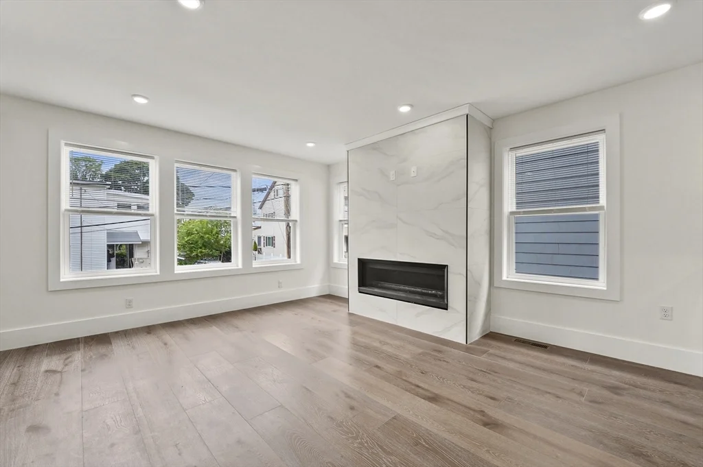 17 Wellington, Winter Hill