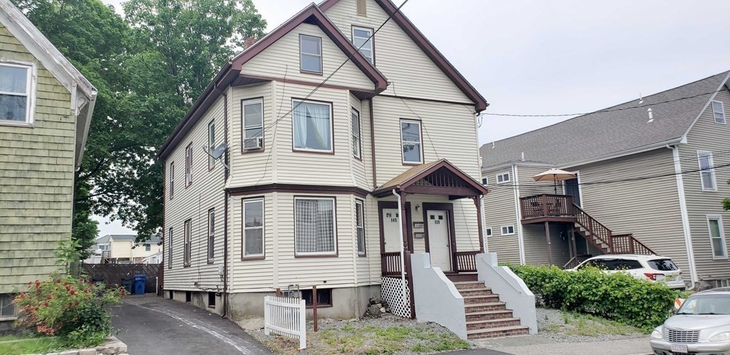 139 Lowell St, South Side