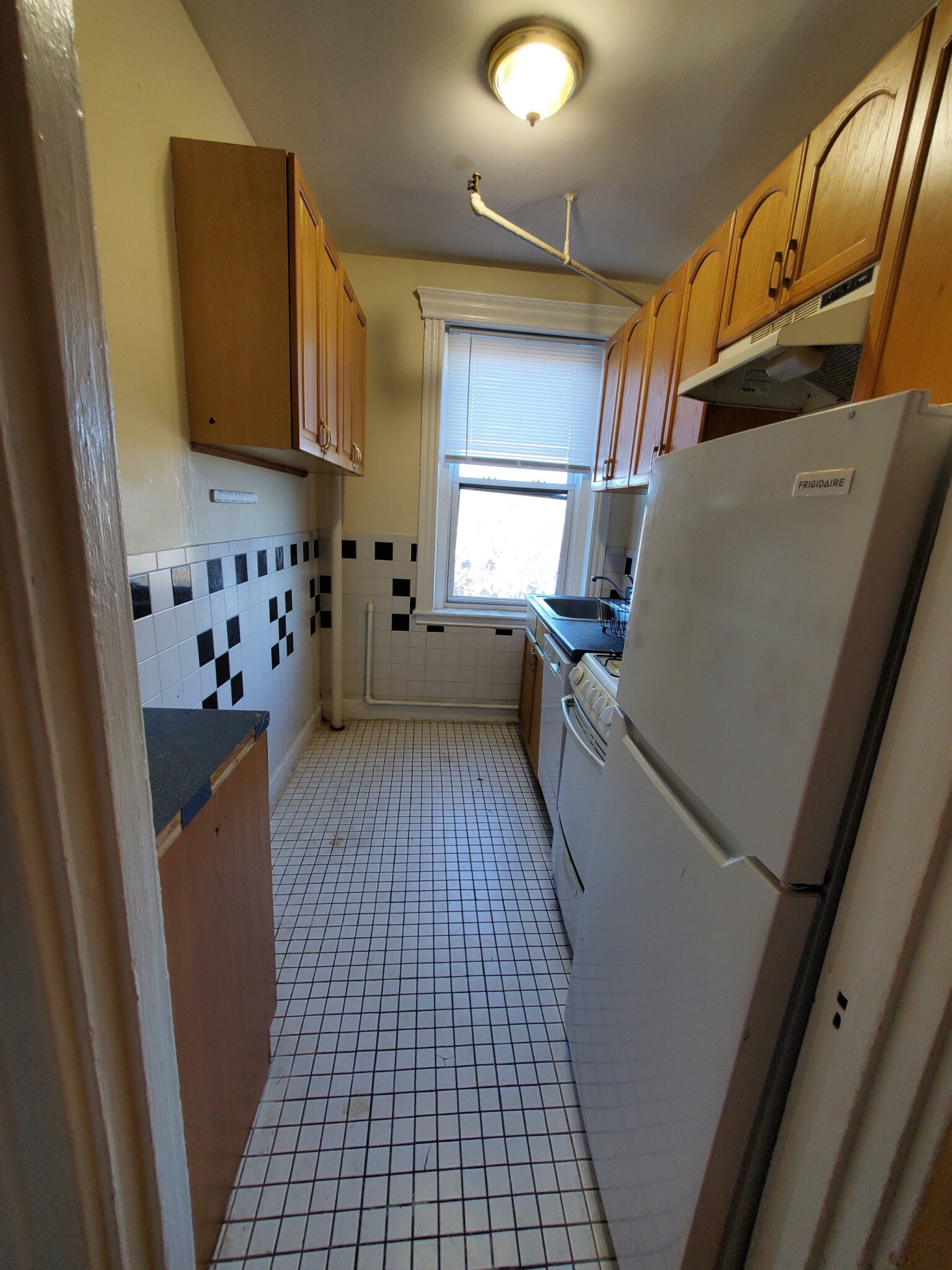 352 Riverway, Mission Hill