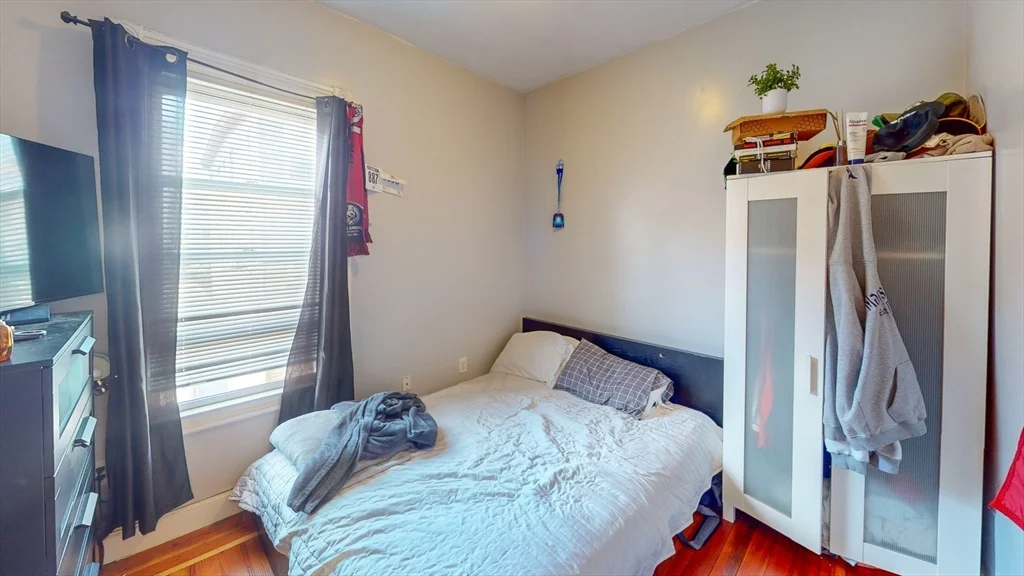 16 Carpenter St, South Boston