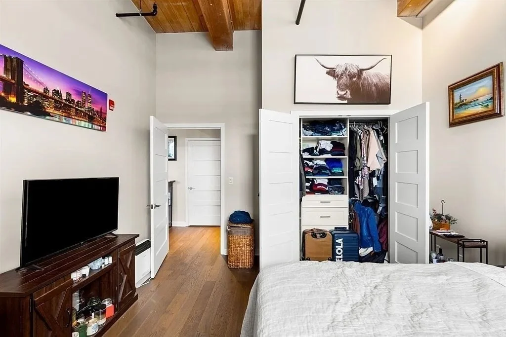 130 John St, Downtown