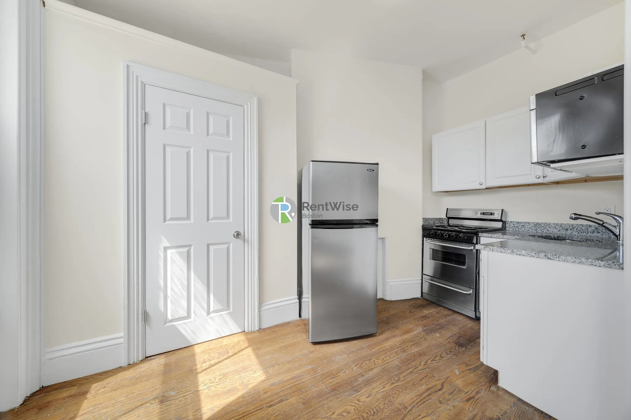 92 Charles St, Beacon Hill