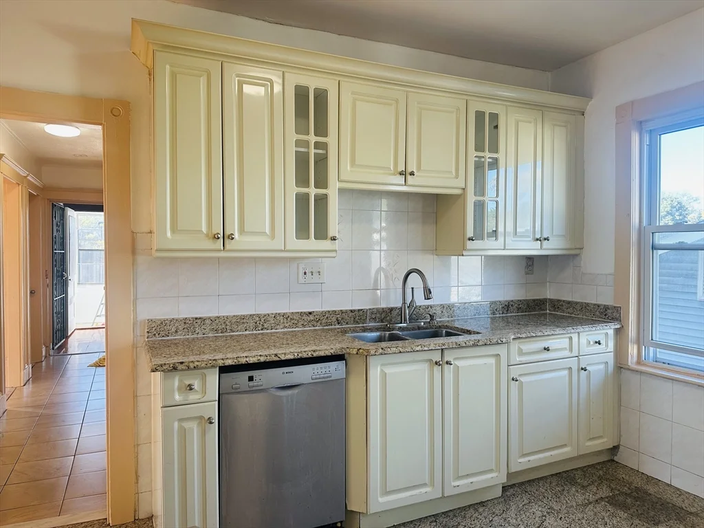 85 River St, Mattapan