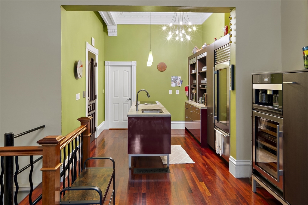 296 Commonwealth Ave, Back Bay