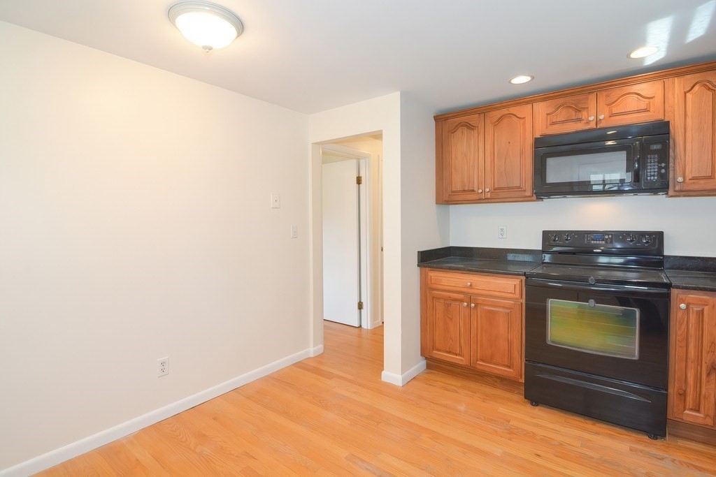 33 Robin Rd, Westborough