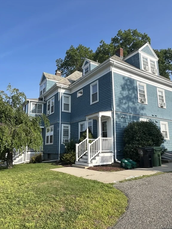 132 Riverside St, Watertown