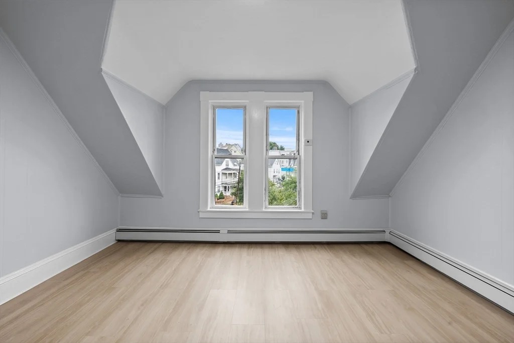 48 Hamilton Ave, Lynn