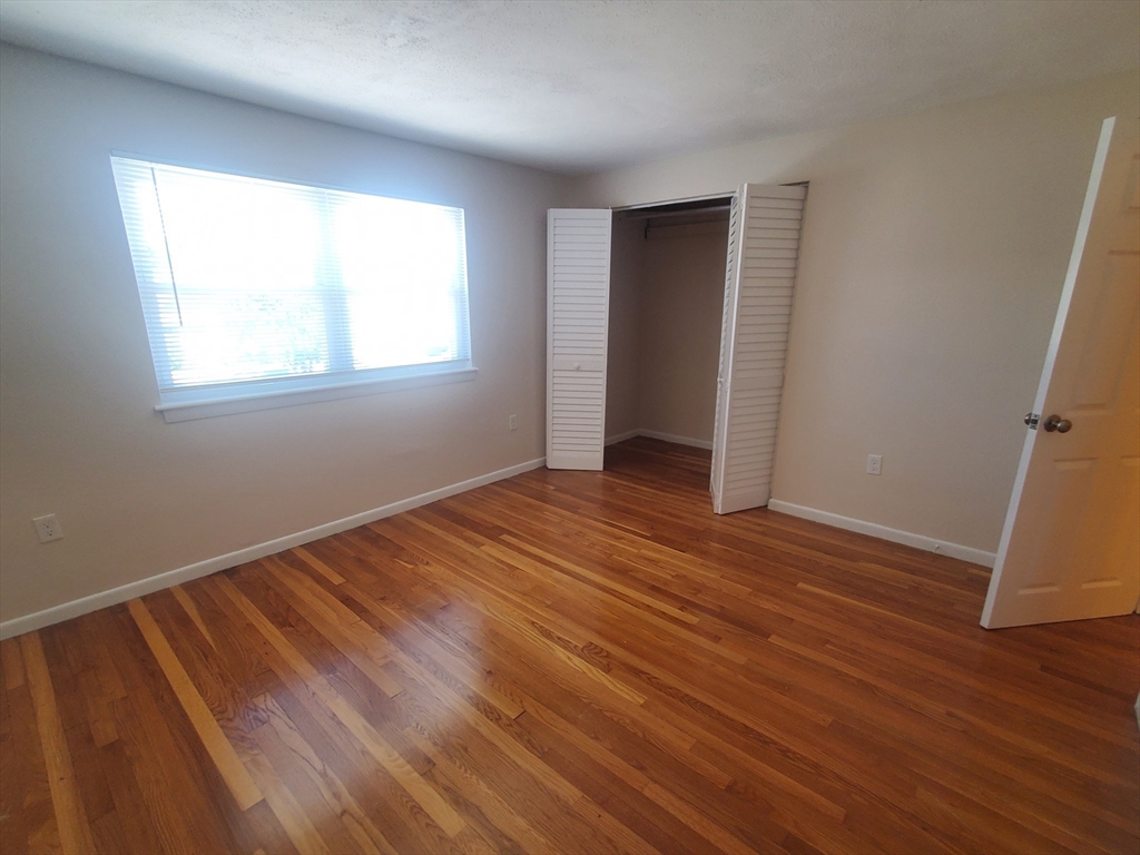 174 Pine St, Holbrook