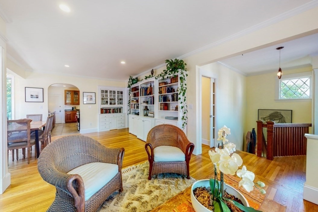 150 Lakeview Ave, West Cambridge