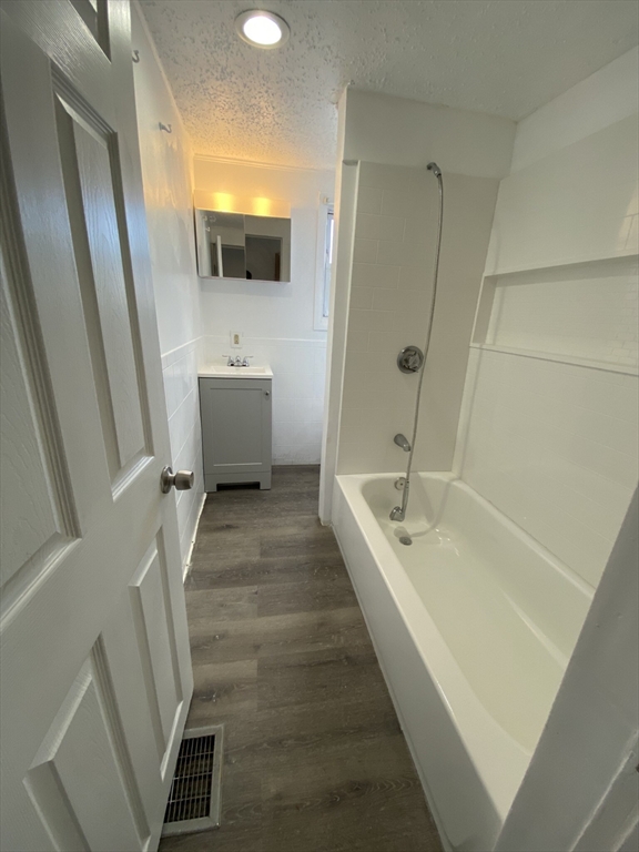 26 Brook St, Wollaston