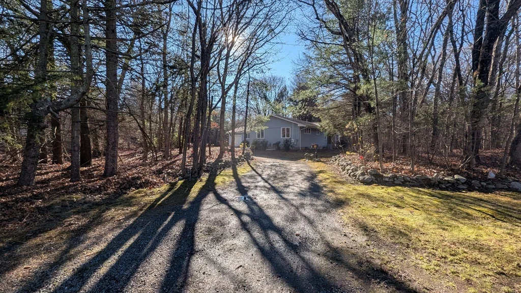 10 Sherwood Ave, Foxboro