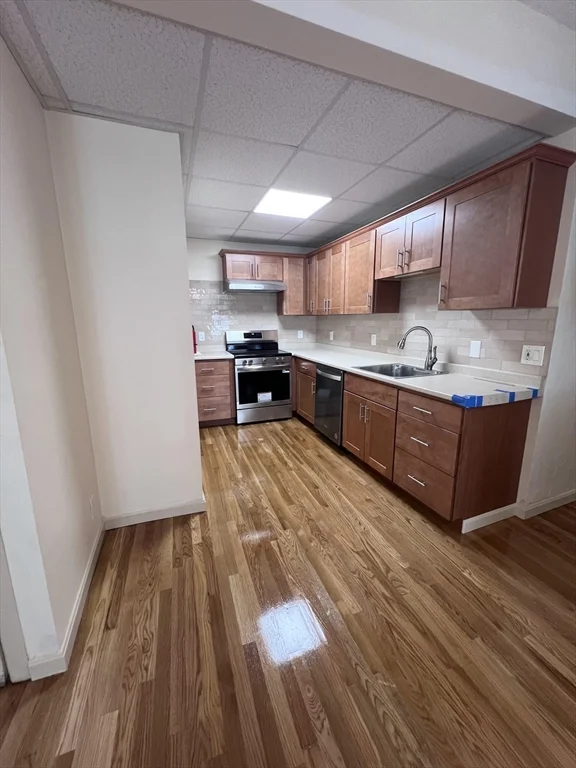 498 Lincoln Ave, Saugus