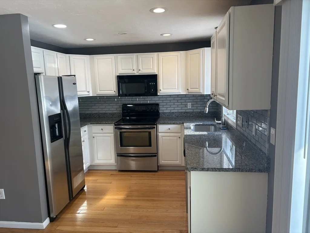 453 Turnpike St, Easton