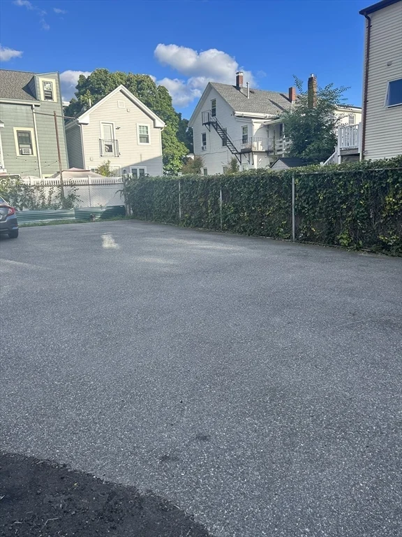 36 Hunting St, East Cambridge