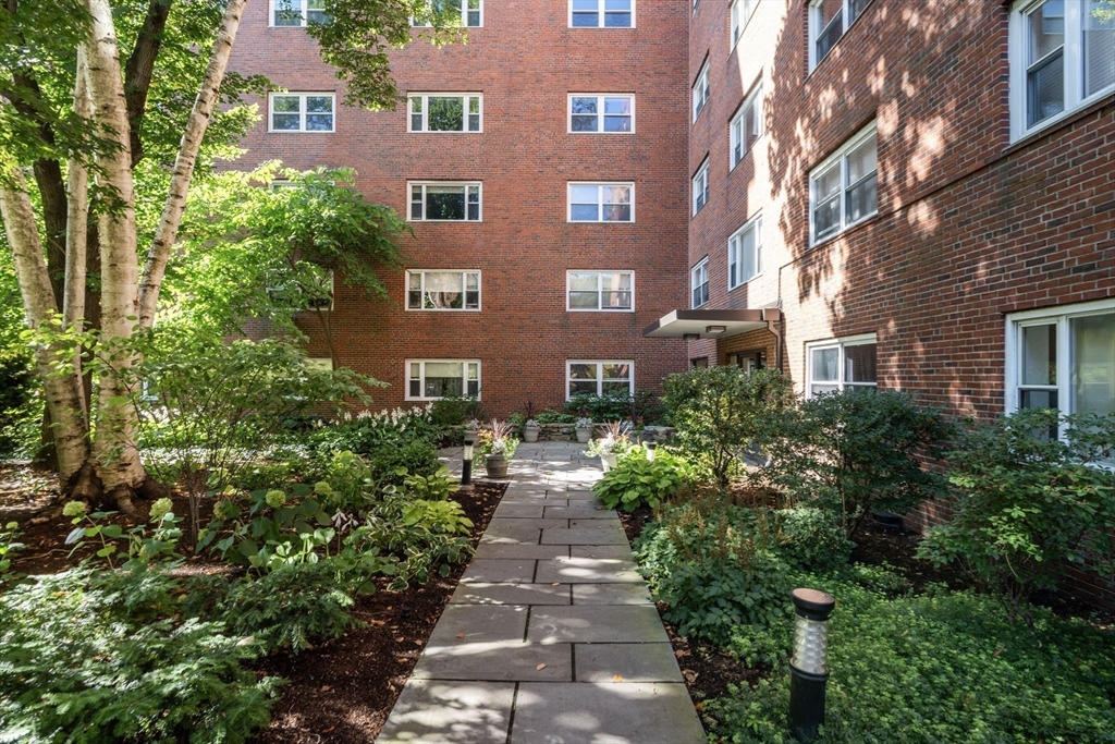 131 Sewall Ave, Coolidge Corner