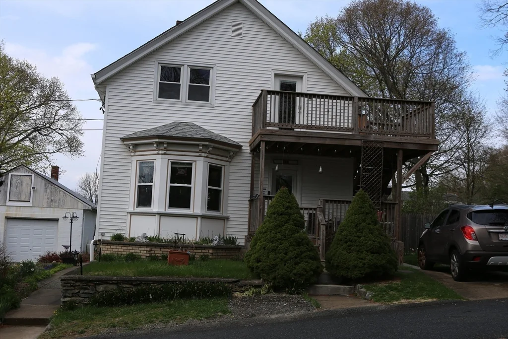 134 Baldwin, Fall River