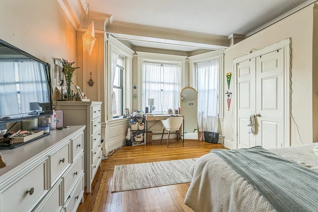466 Commonwealth Ave, Back Bay