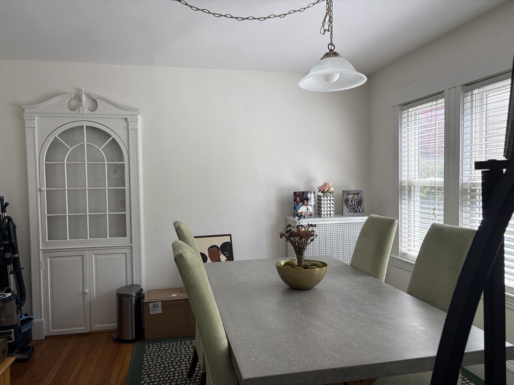 27 Knoll St, Roslindale