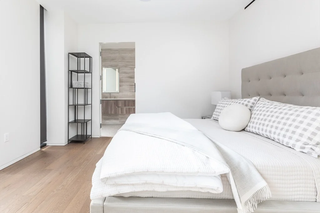 10 Farnsworth, South Boston