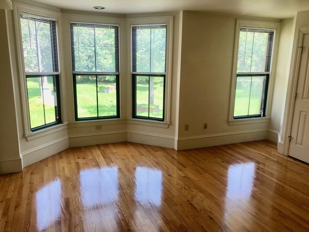 10 East Concord, South End