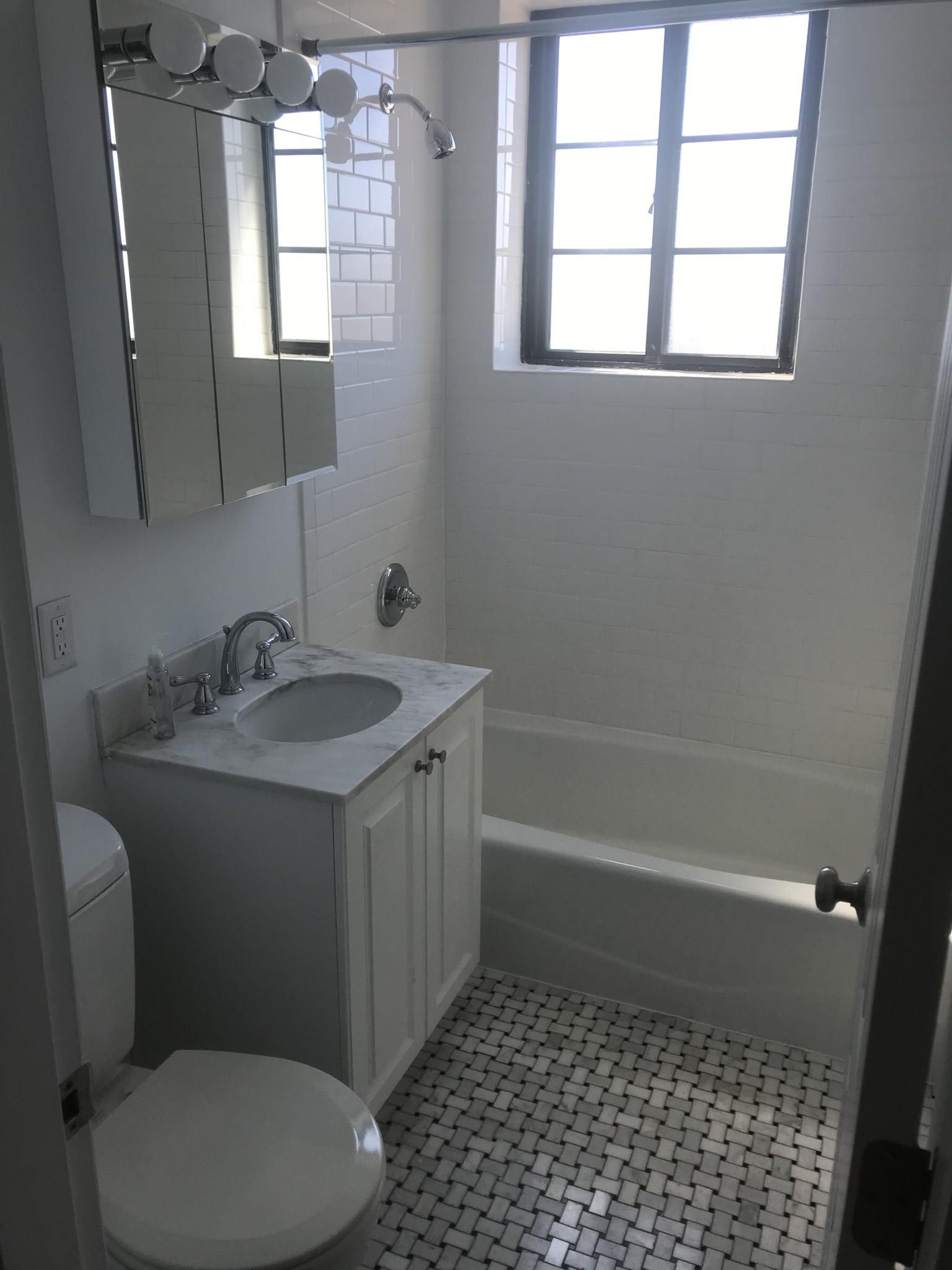 60 Brattle St, Harvard Square