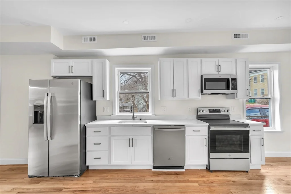 23 Pleasant St, Fitchburg