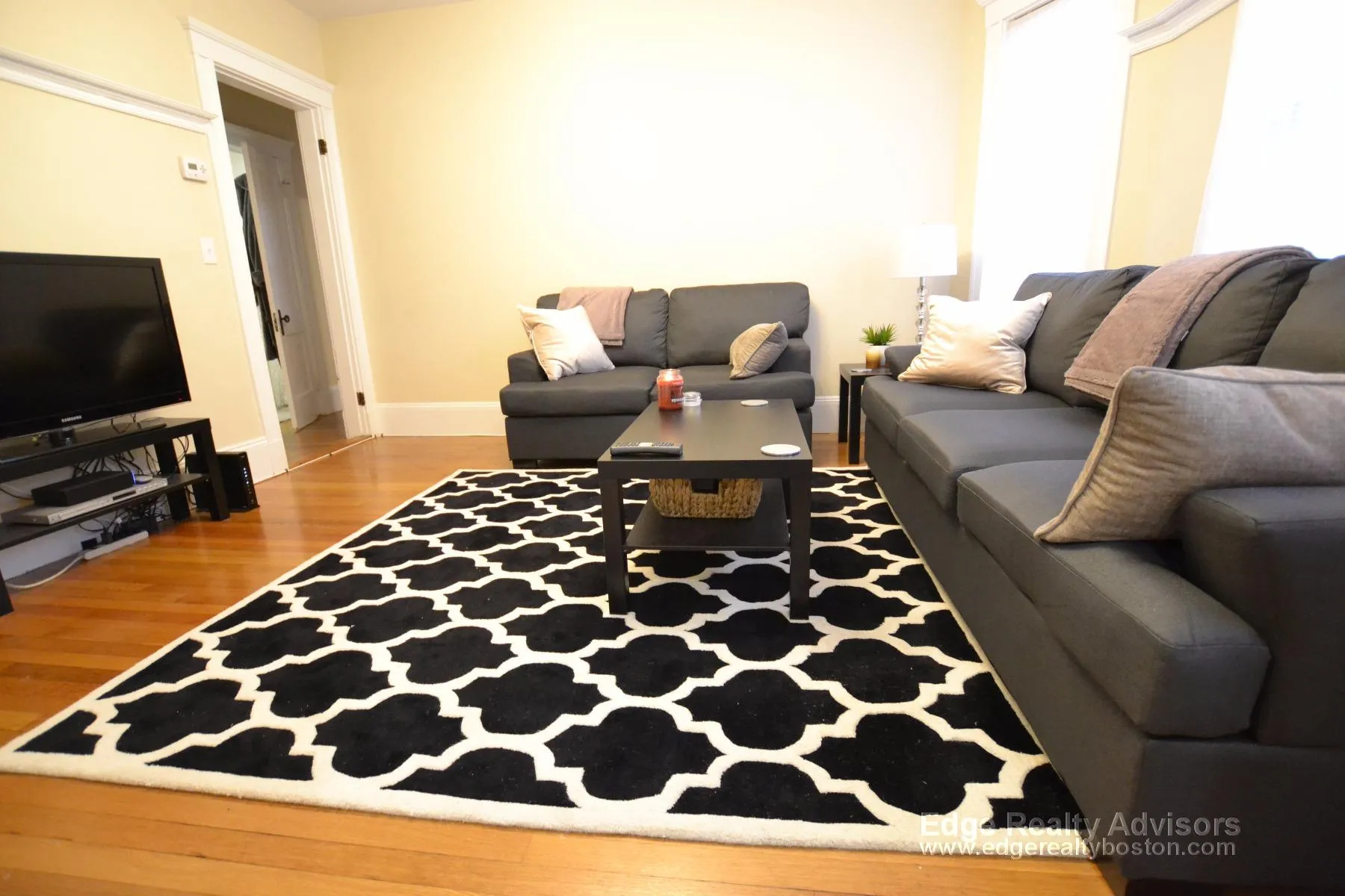 40 Atkins St, Oak Square