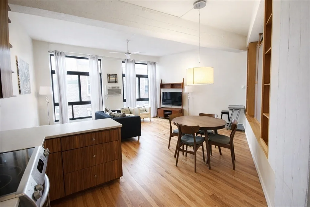 12 Stoneholm St, Fenway