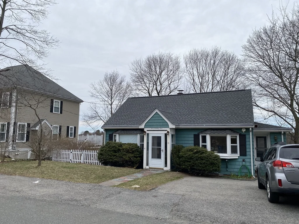 11 Woodbury St, Arlington