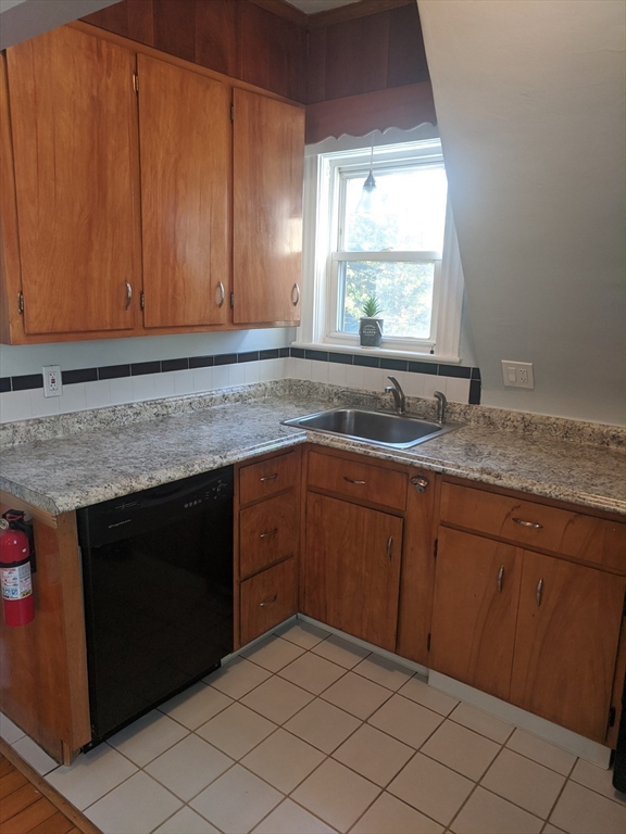 160 Washington St, Brighton