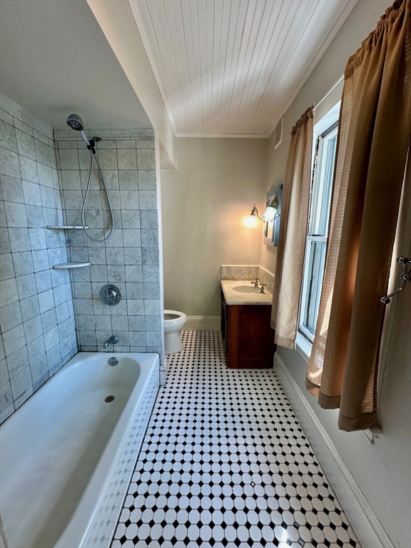 984 Chestnut St, Newton Upper Falls