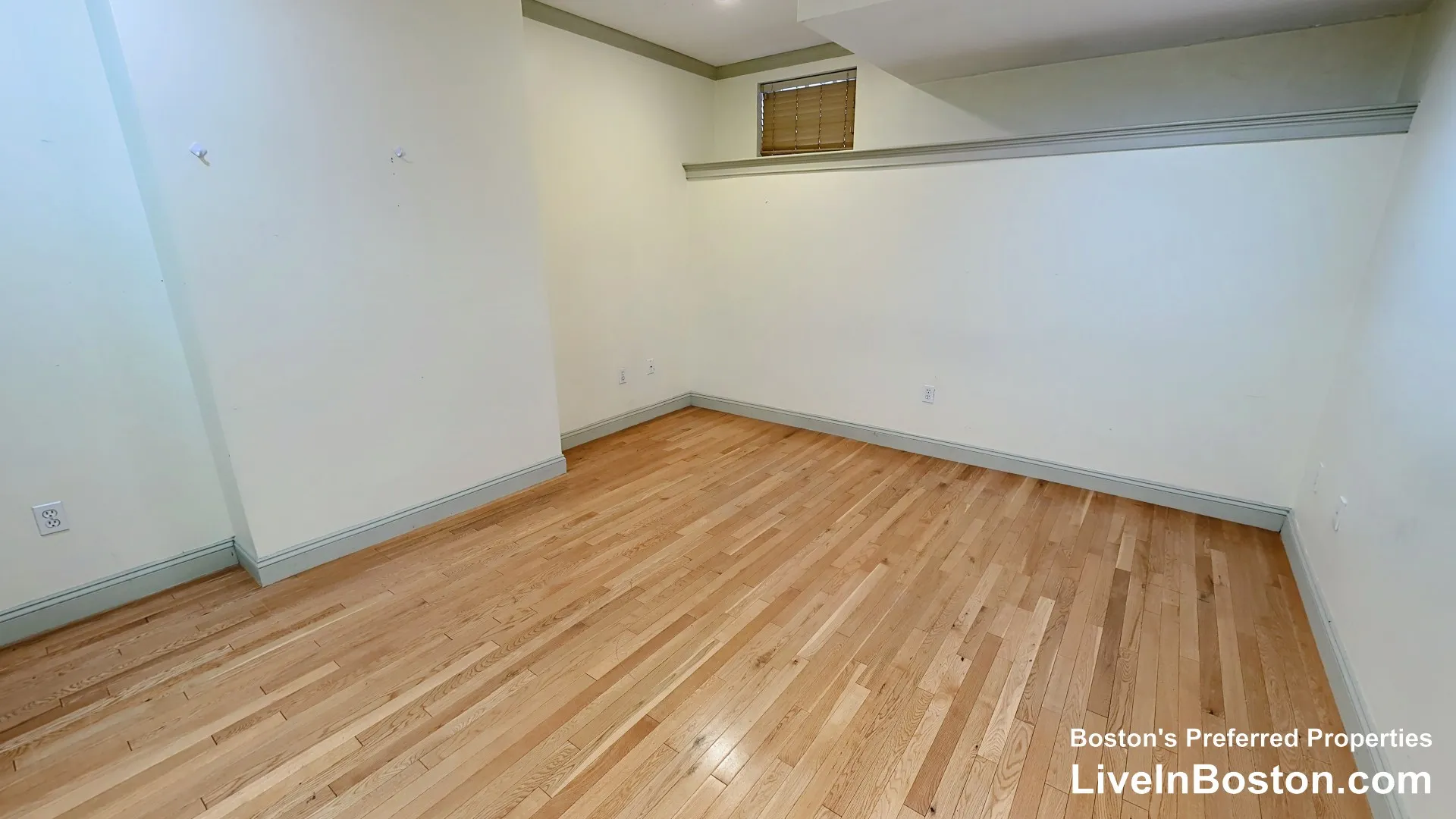 531 Newbury St, Fenway