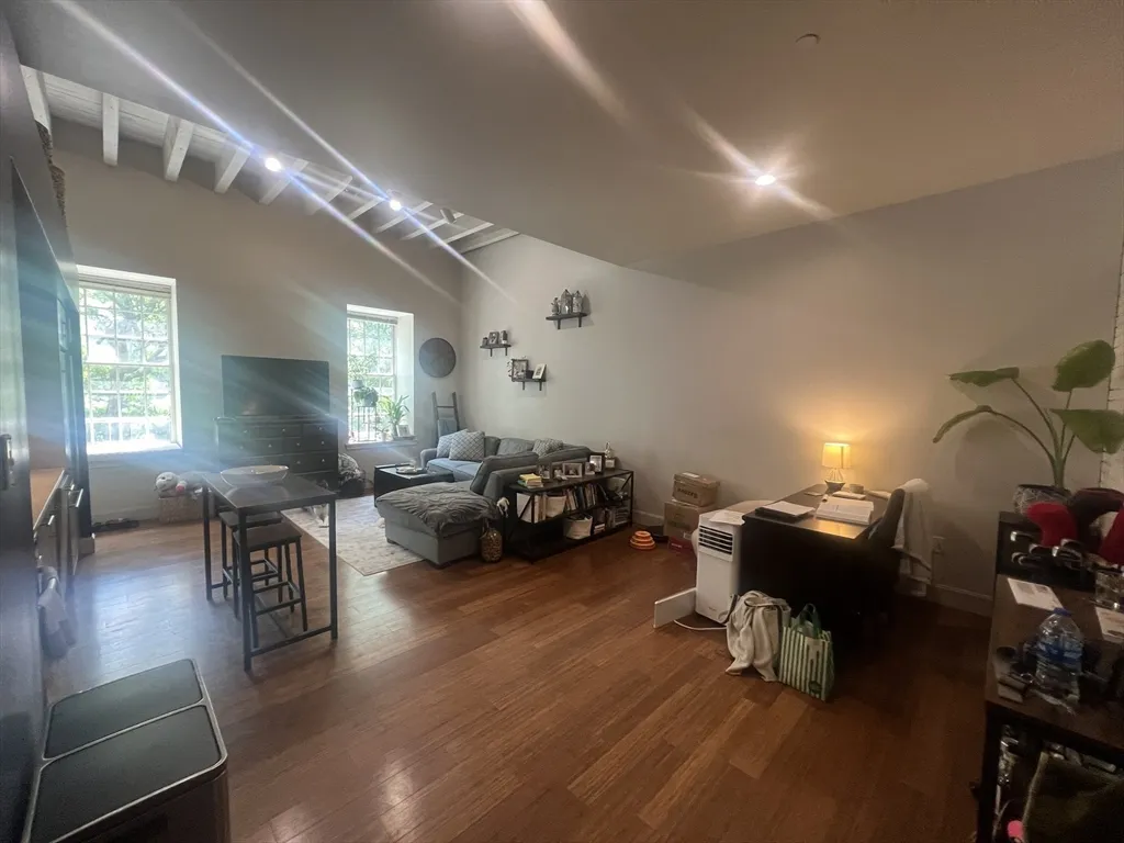 33 3rd Ave, Charlestown