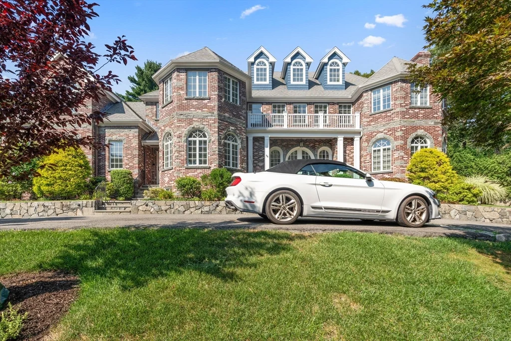 66 Forest Ave, Newton