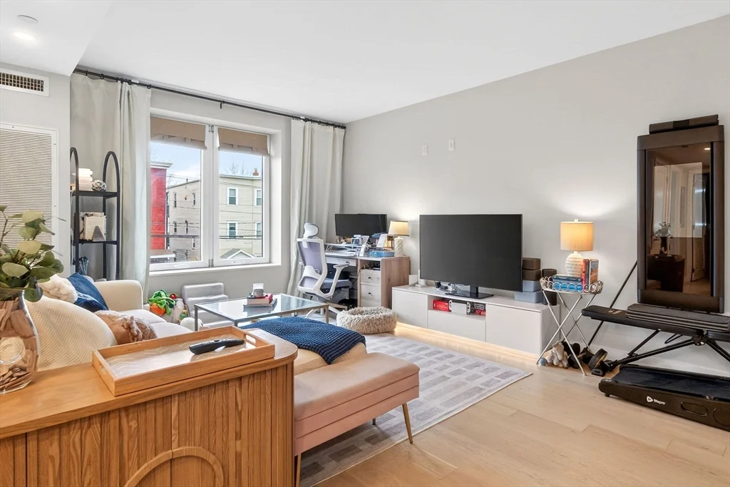 932 Broadway St, Chelsea