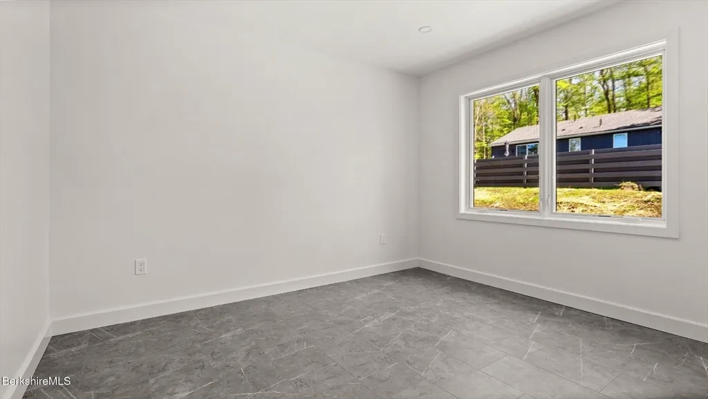 29 Chestnut Rd, Richmond