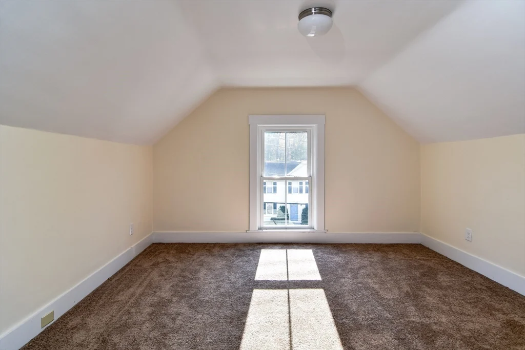 110 Main St, Hopkinton