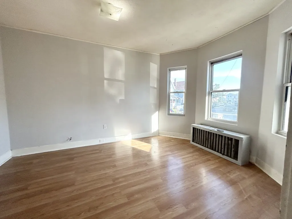 18 Eastman St, Boston