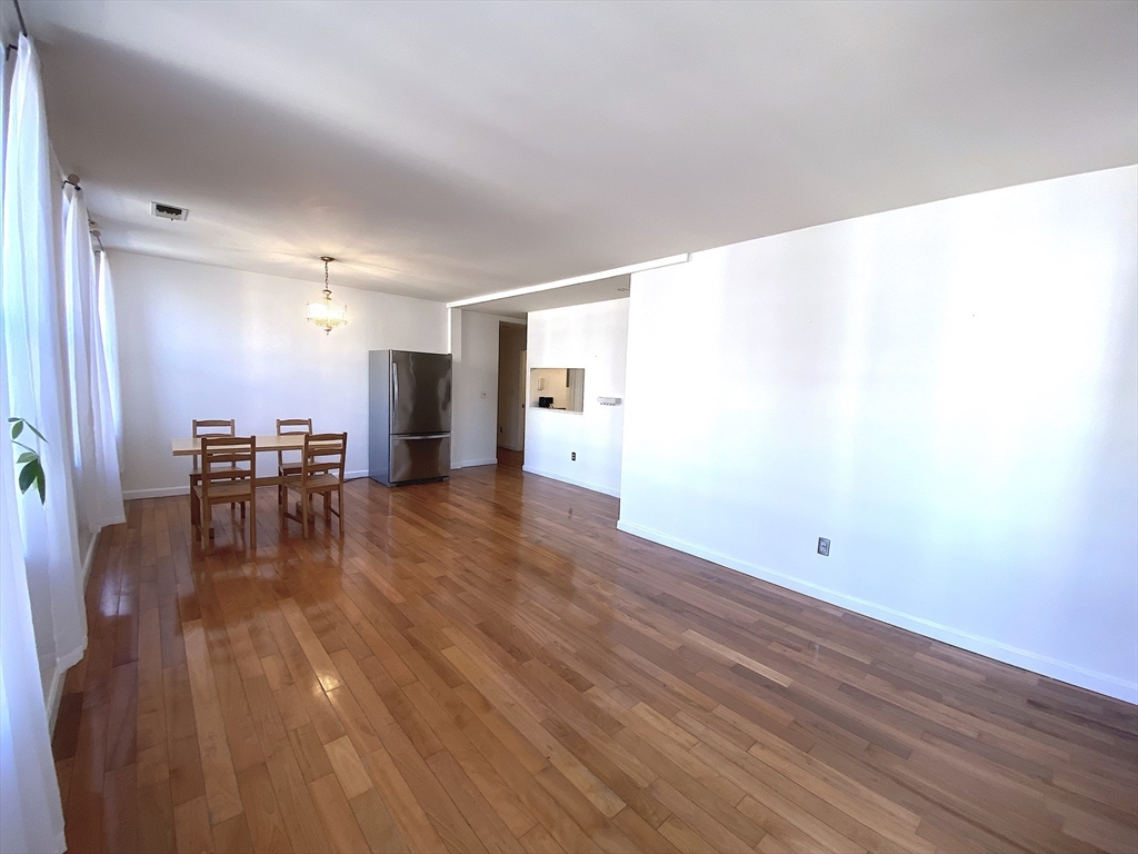 29 Brainerd Rd, Allston