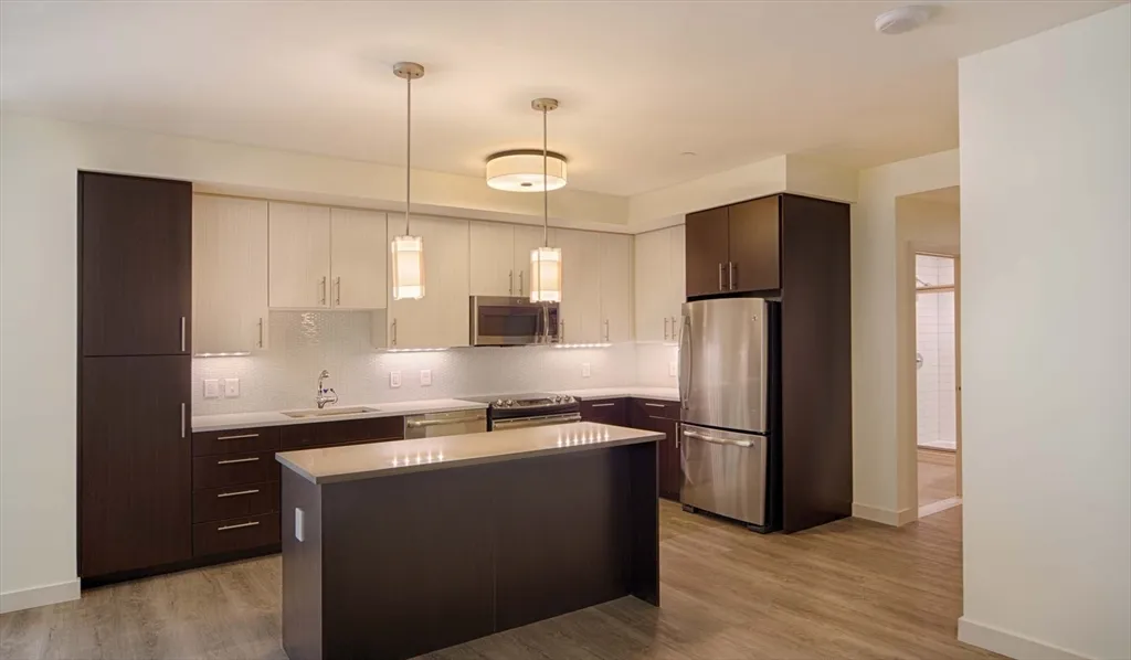 1 Canal St, West End